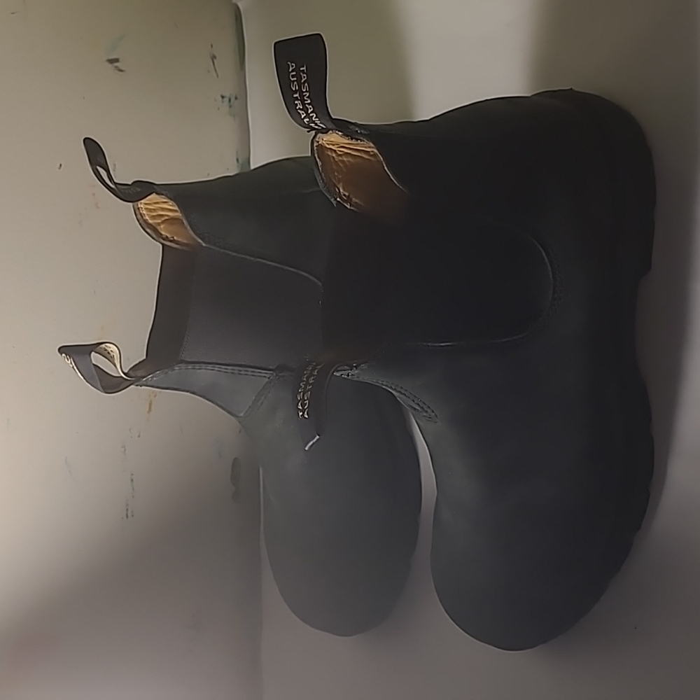 Blundstone men's boots size 7.5